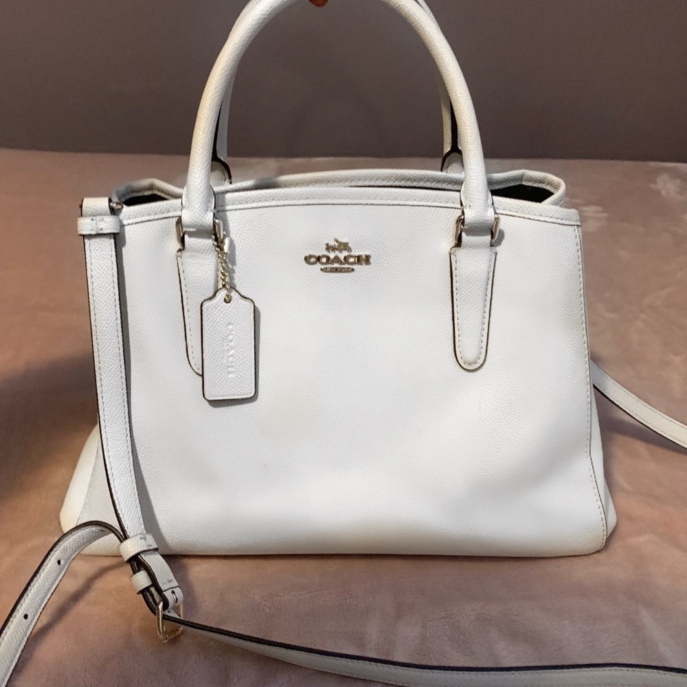 Coach Handbag (LIKE NEW) 100% authentic✨